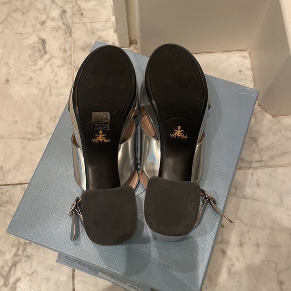 Prada crisscross heels - Picture 5 of 5